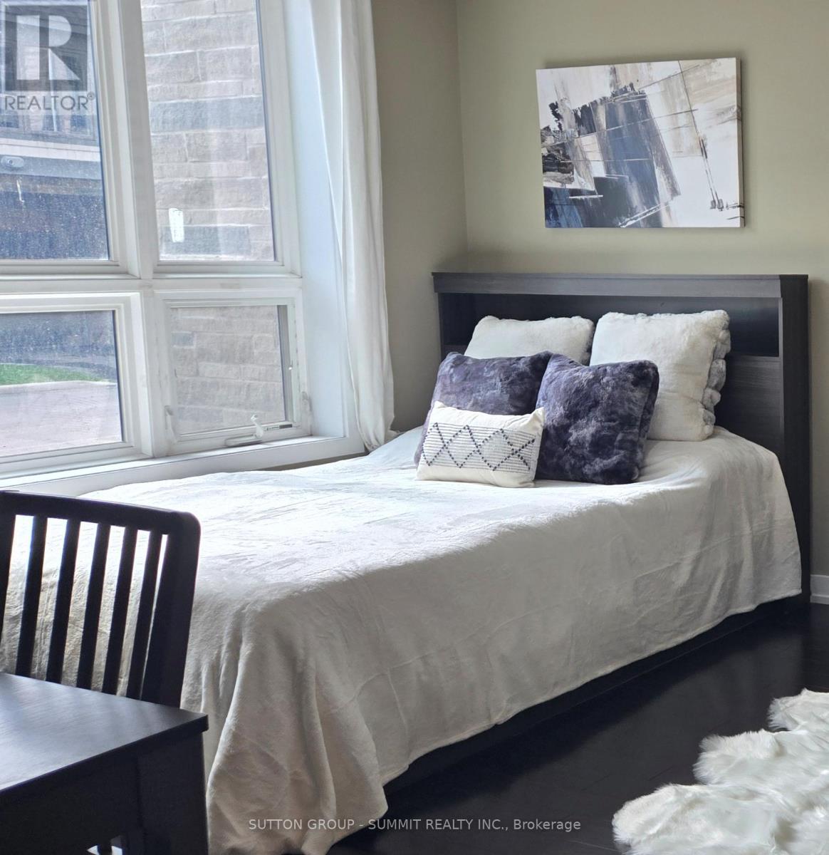 114 - 35 Southshore Crescent, Hamilton, ON - Indoor Photo Showing Bedroom