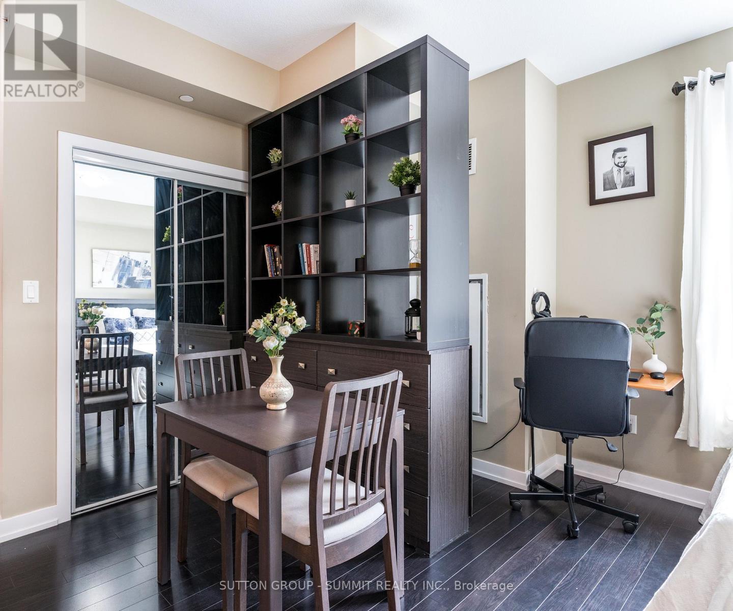 114 - 35 Southshore Crescent, Hamilton, ON - Indoor