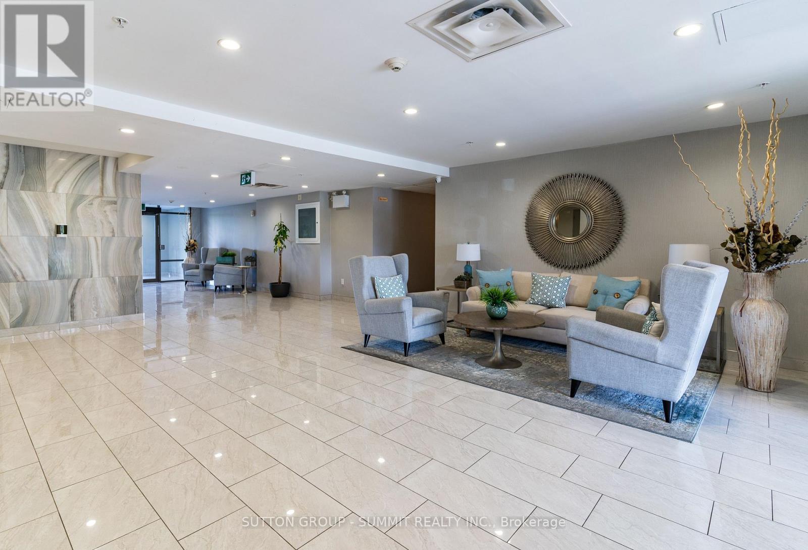 114 - 35 Southshore Crescent, Hamilton, ON - Indoor Photo Showing Other Room