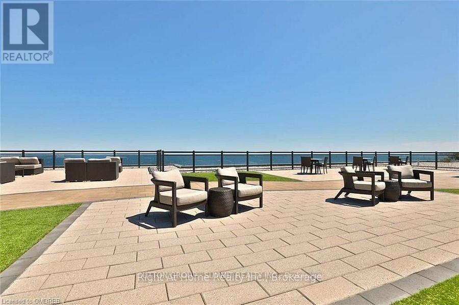 114 - 35 Southshore Crescent, Hamilton, ON - Outdoor