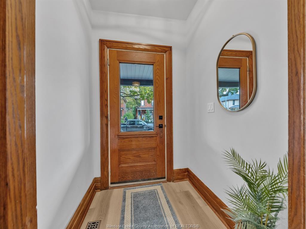 283 Gladstone Avenue, Windsor, ON