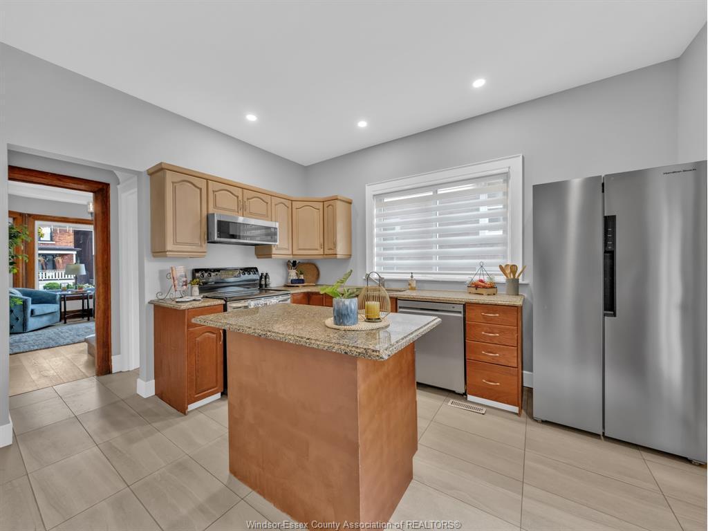 283 Gladstone Avenue, Windsor, ON