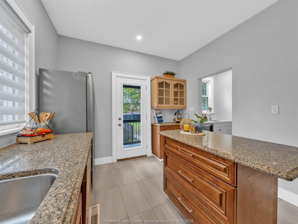 283 Gladstone Avenue, Windsor, ON