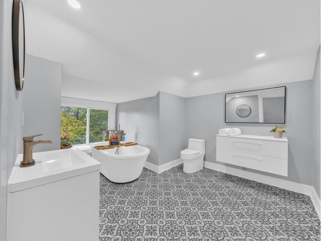 283 Gladstone Avenue, Windsor, ON