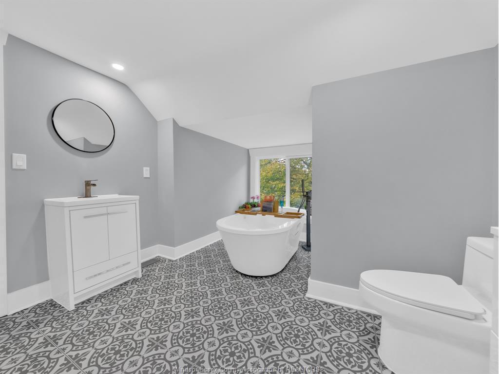 283 Gladstone Avenue, Windsor, ON