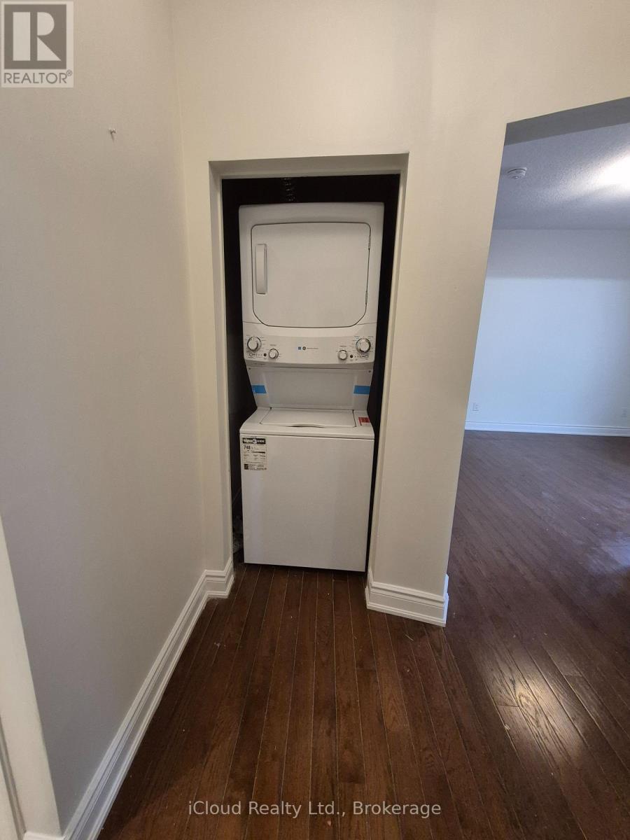 54 Twenty Third Street, Toronto, ON - Indoor Photo Showing Laundry Room