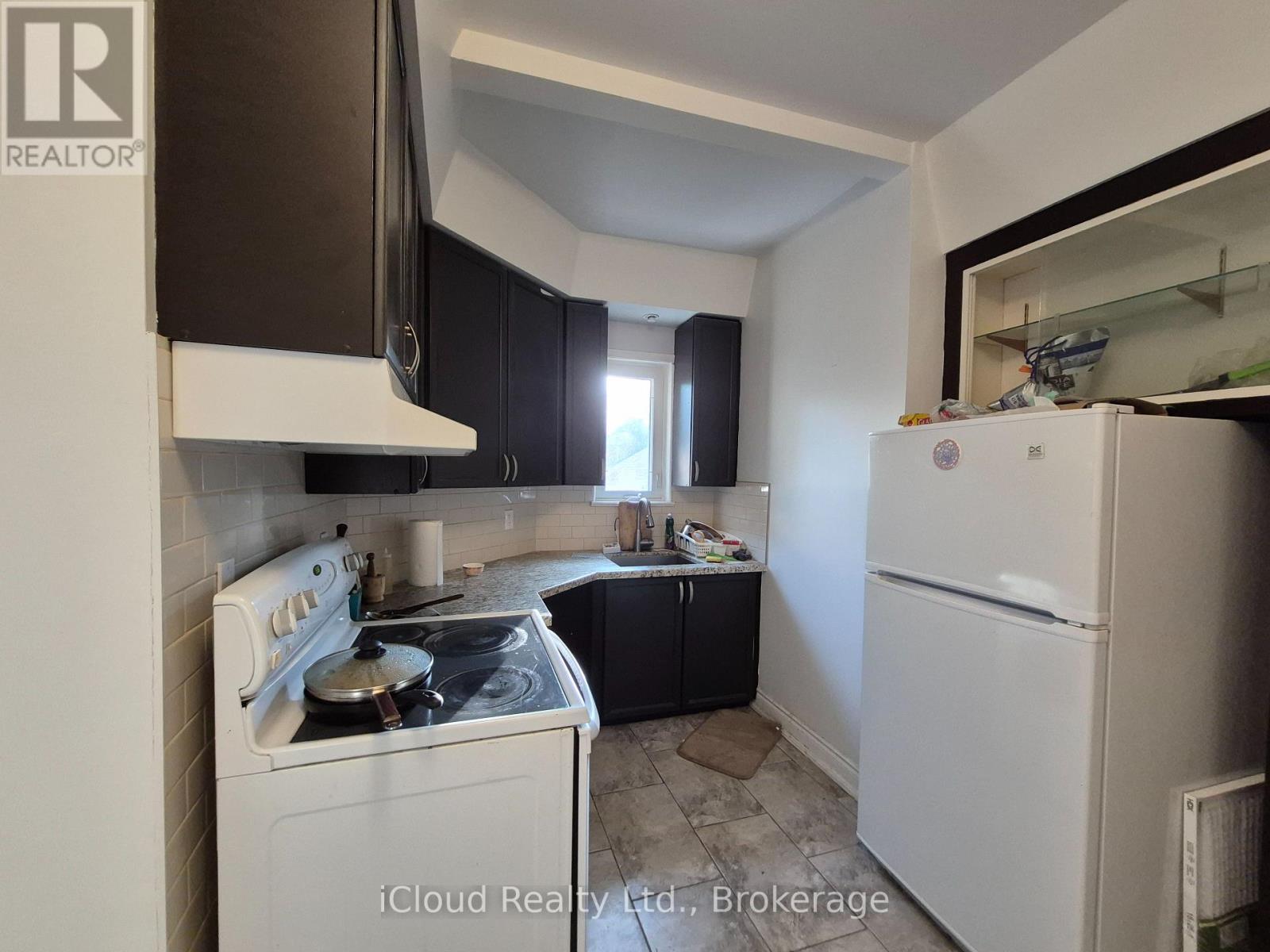 54 Twenty Third Street, Toronto, ON - Indoor