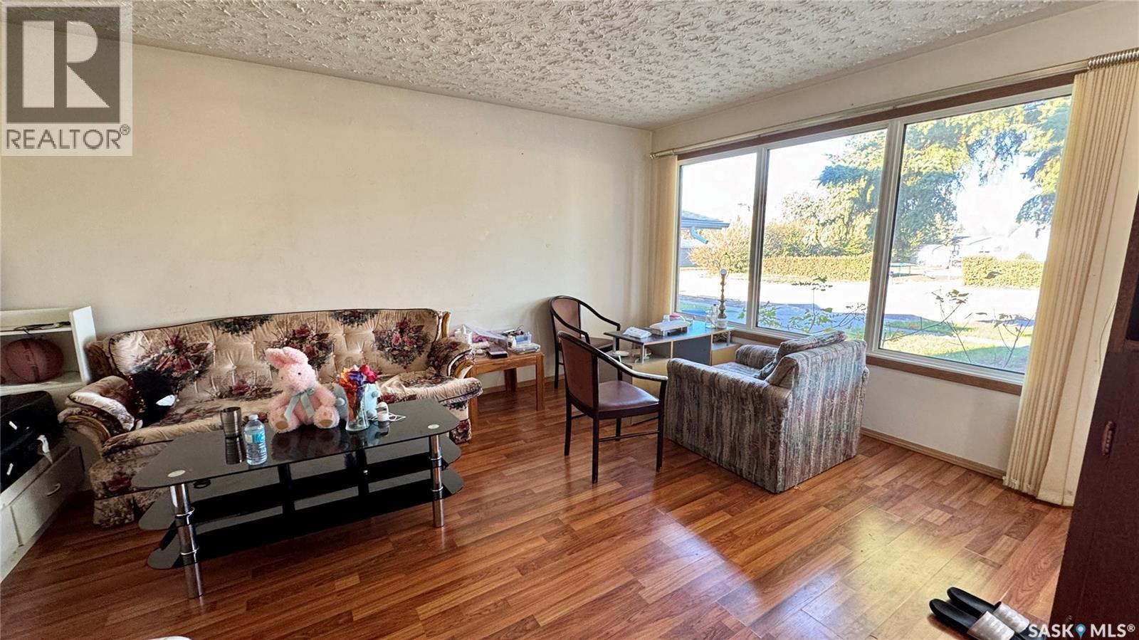 115 1St Street, Davidson, SK - Indoor Photo Showing Living Room