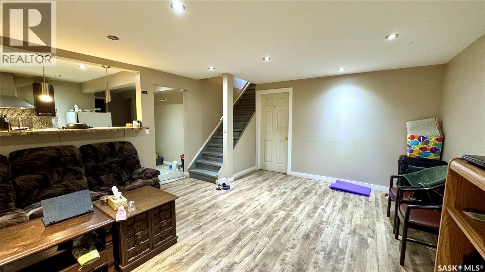 115 1St Street, Davidson, SK - Indoor