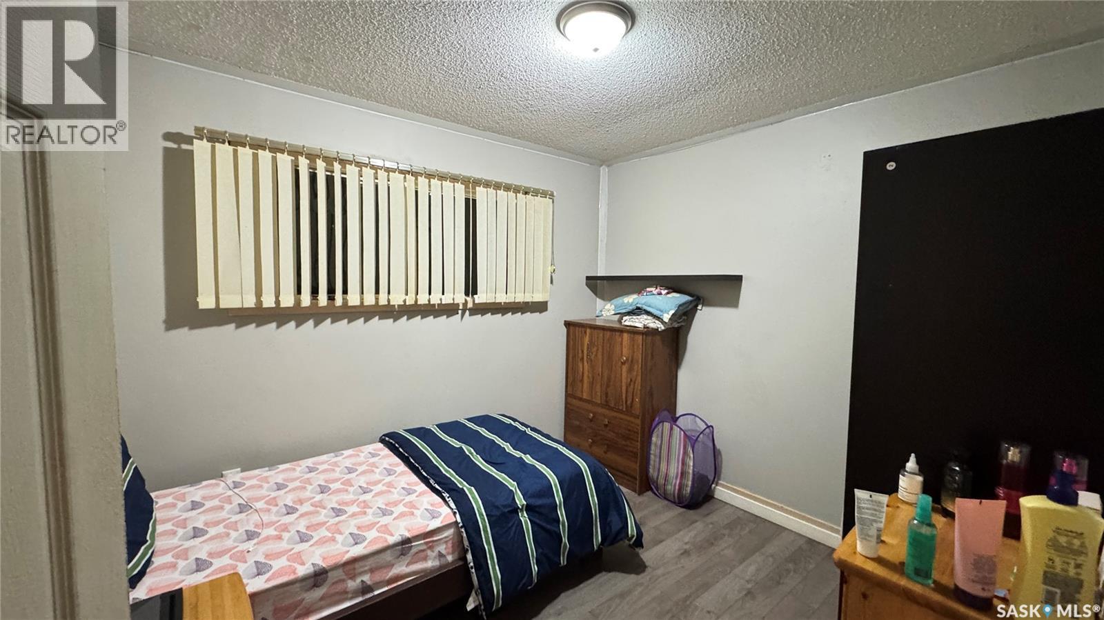 115 1St Street, Davidson, SK - Indoor