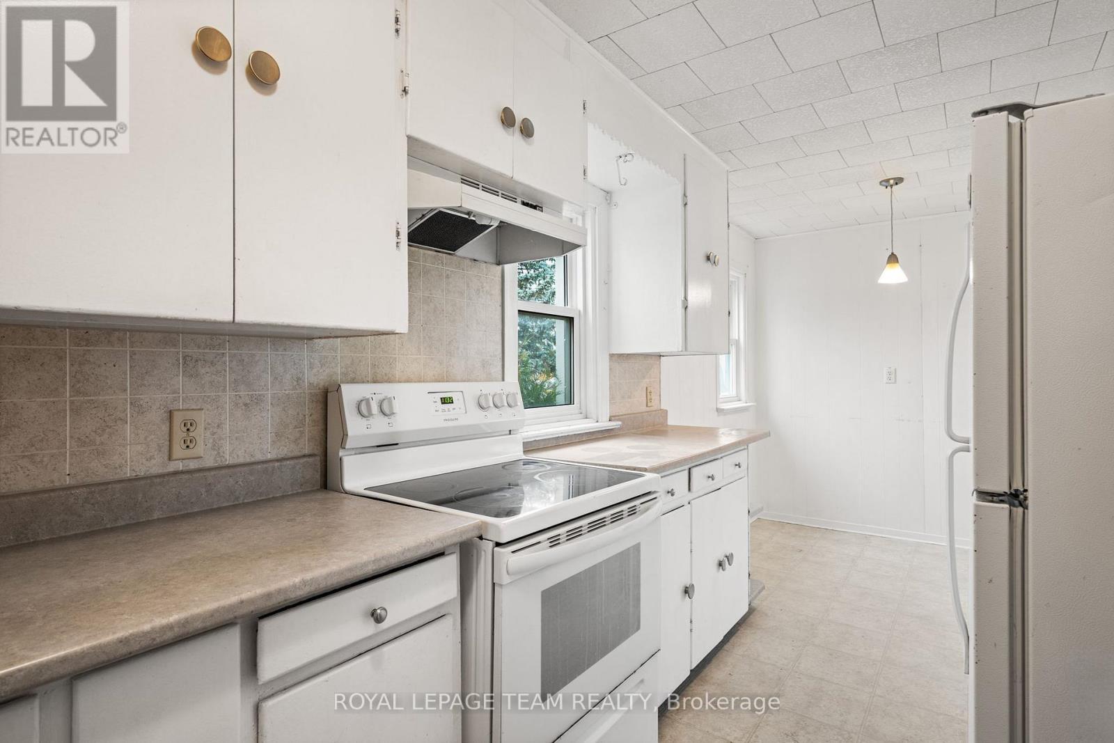 266 Daniel Street S, Arnprior, ON