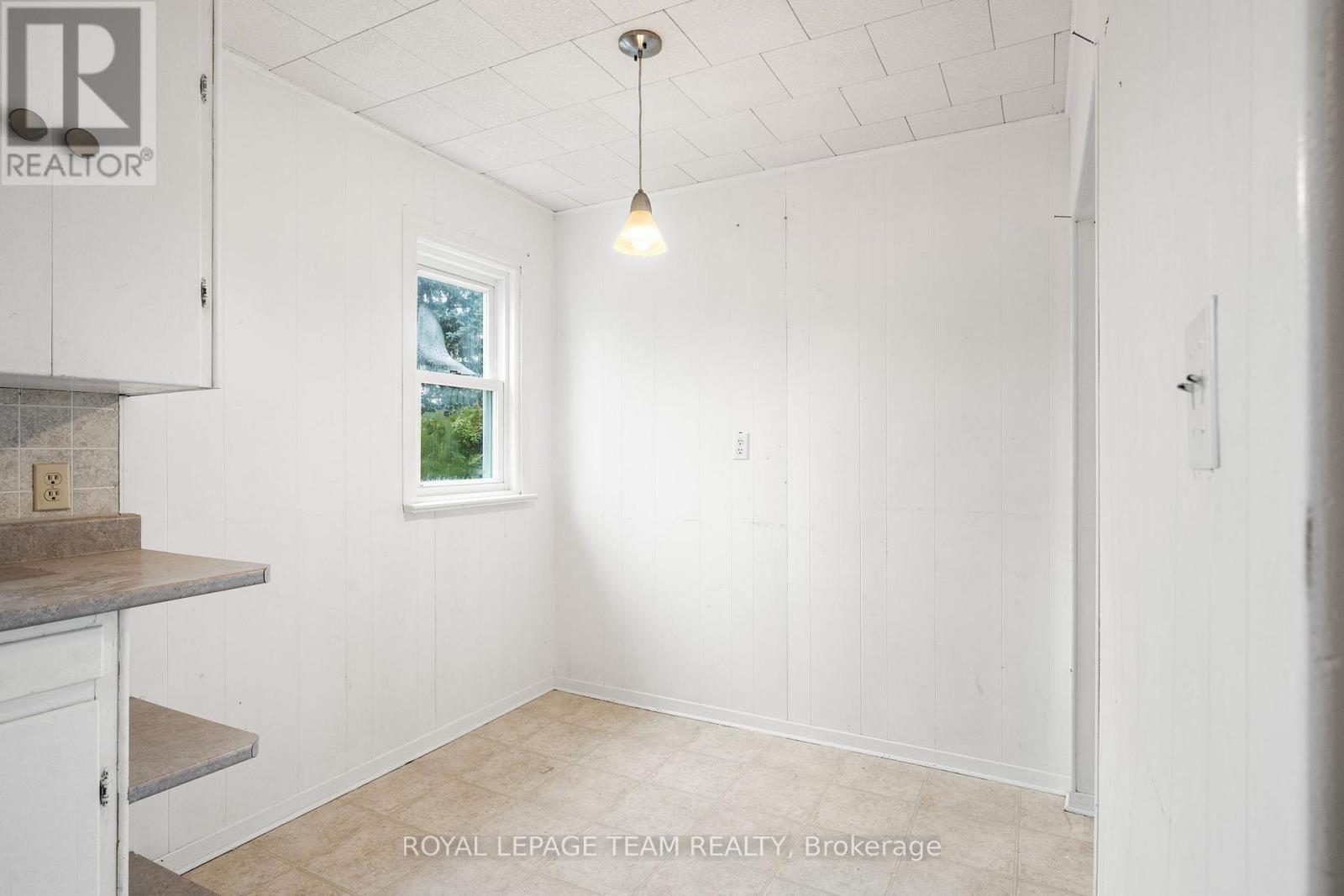 266 Daniel Street S, Arnprior, ON