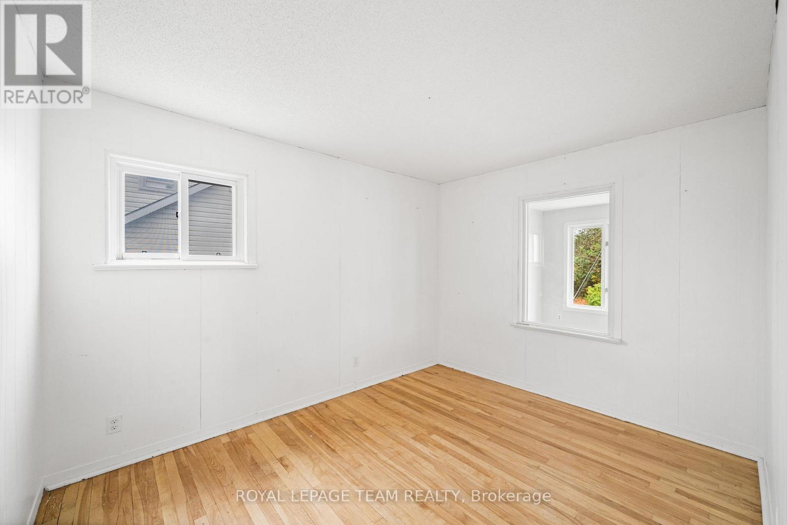 266 Daniel Street S, Arnprior, ON