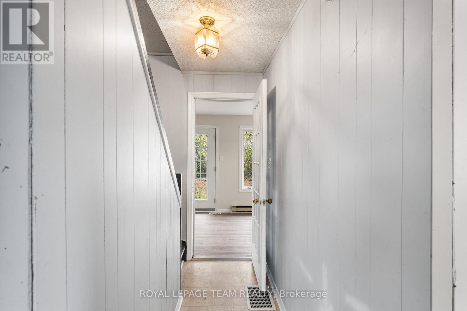 266 Daniel Street S, Arnprior, ON