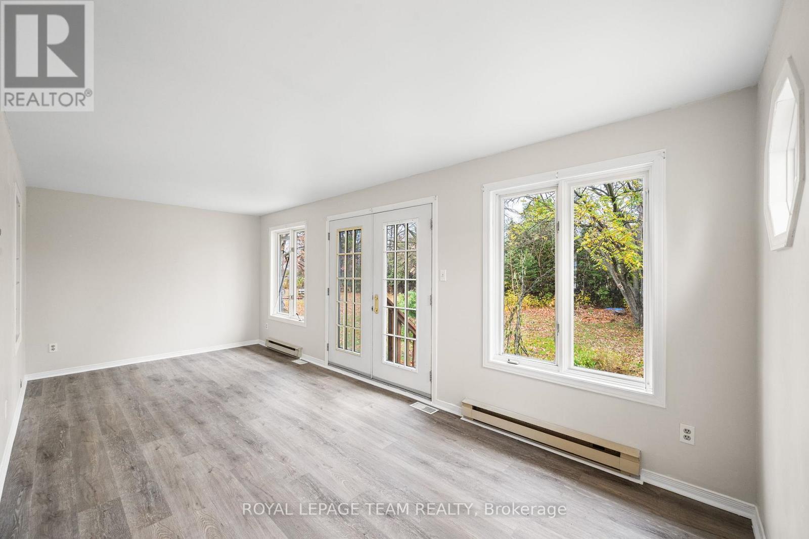 266 Daniel Street S, Arnprior, ON