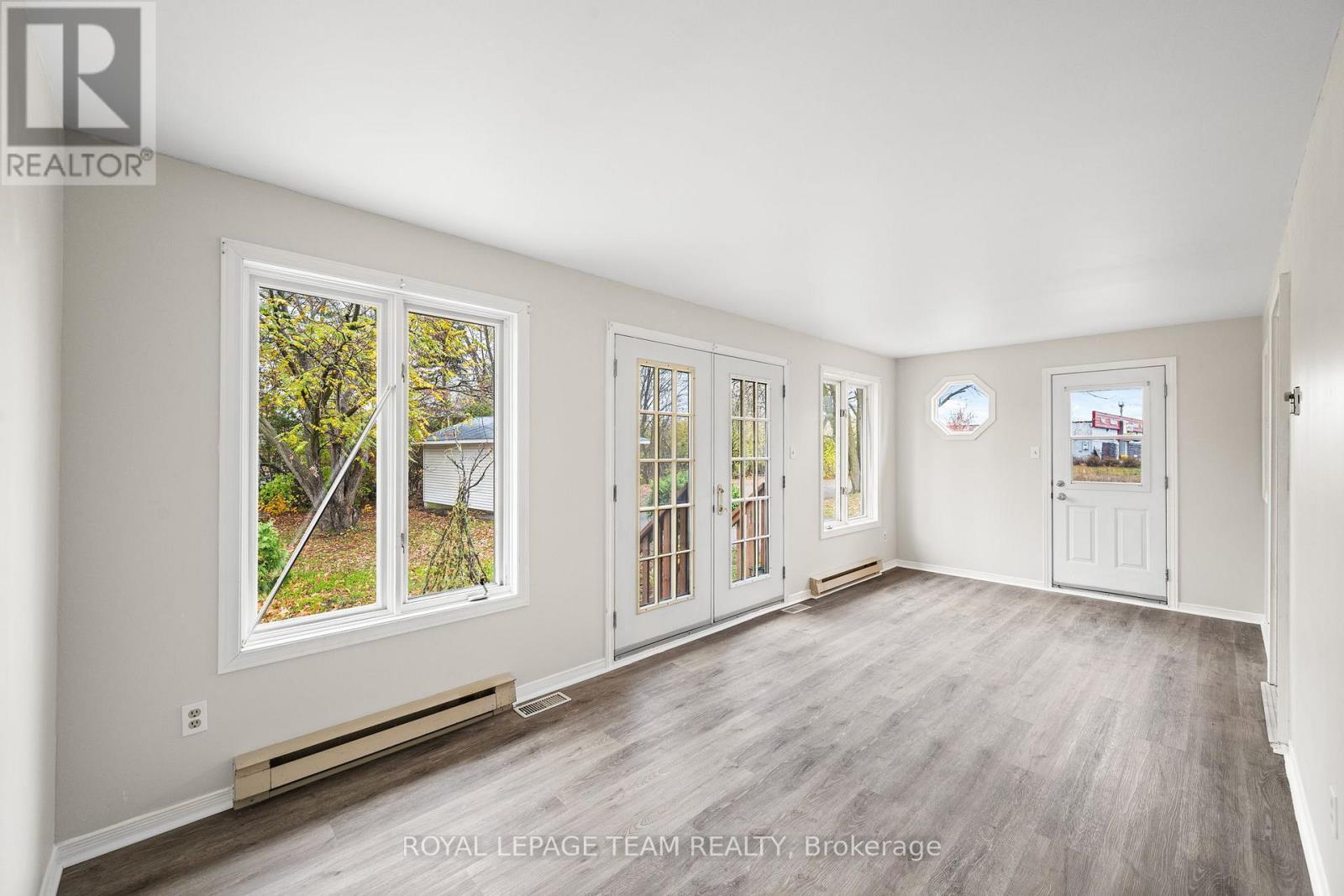 266 Daniel Street S, Arnprior, ON