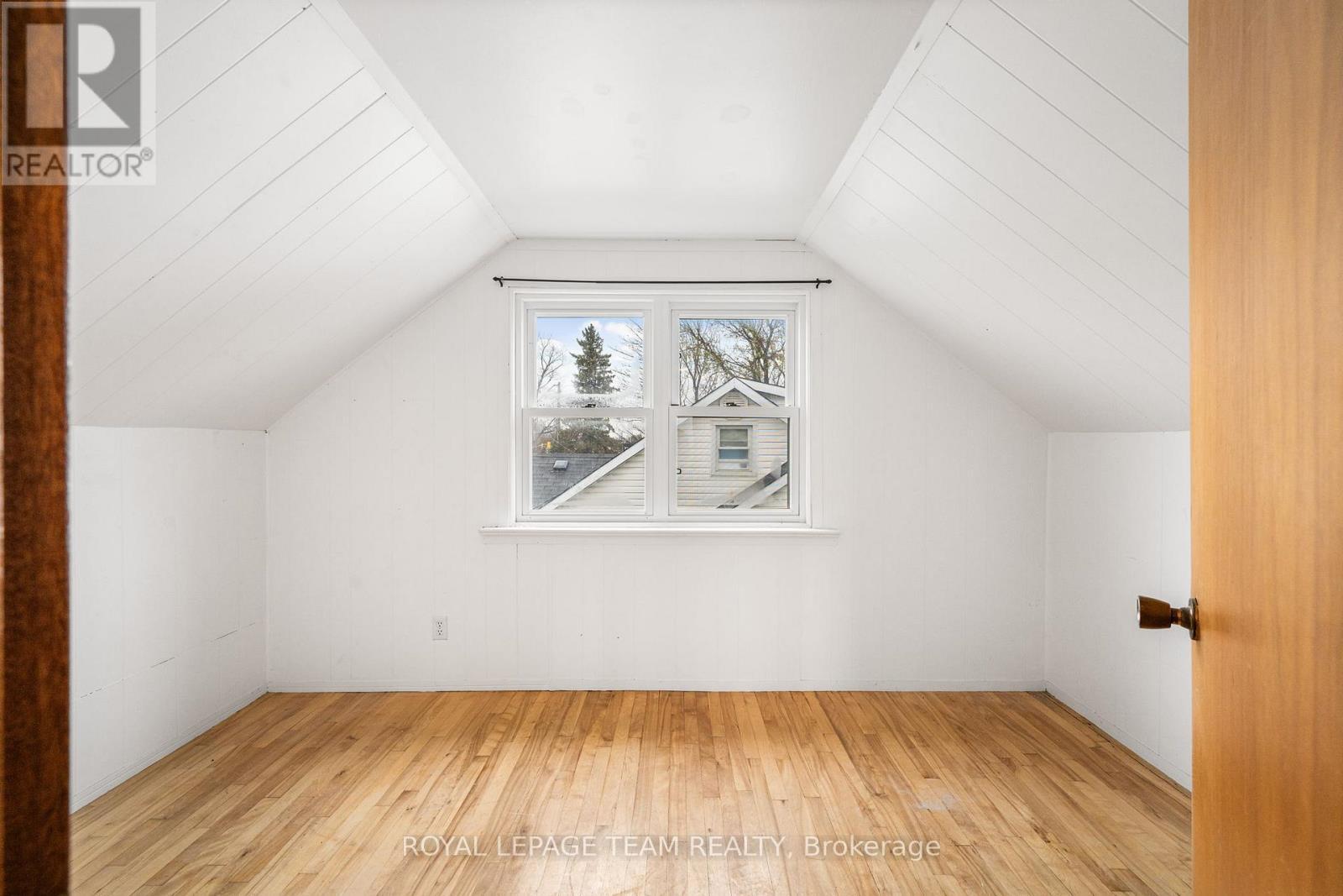 266 Daniel Street S, Arnprior, ON