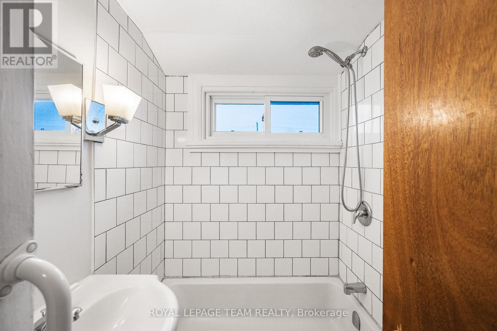 266 Daniel Street S, Arnprior, ON