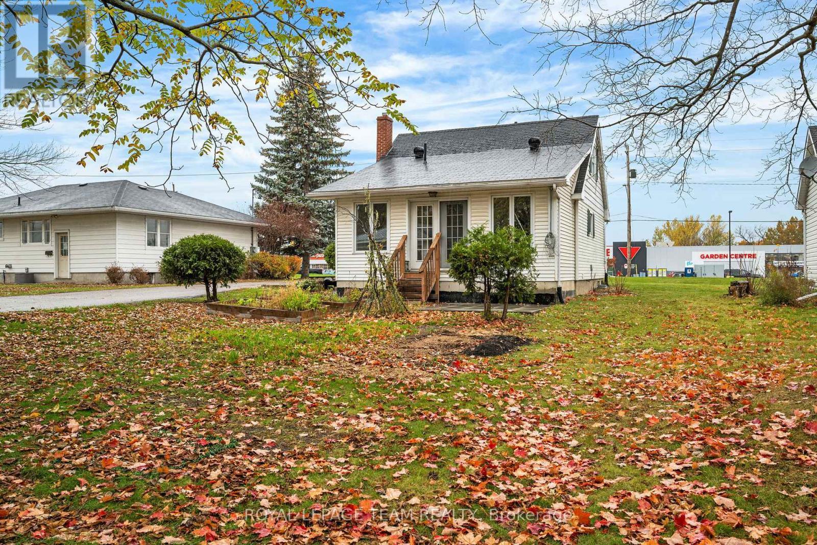 266 Daniel Street S, Arnprior, ON