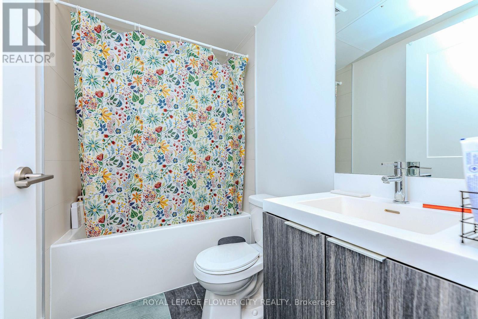 2115 - 8 Widmer Street, Toronto, ON - Indoor Photo Showing Bathroom