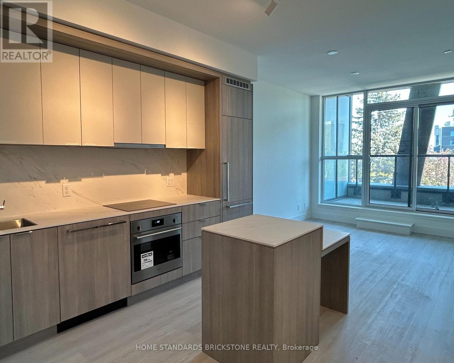 221 - 6 Greenbriar Road E, Toronto, ON - Indoor Photo Showing Kitchen
