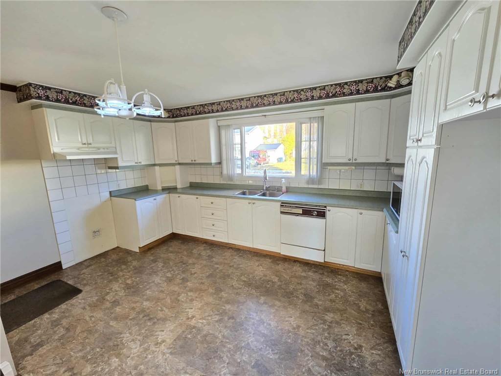 780 Donald St, Bathurst, NB