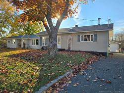 780 Donald ST Bathurst, NB E2A 1N5