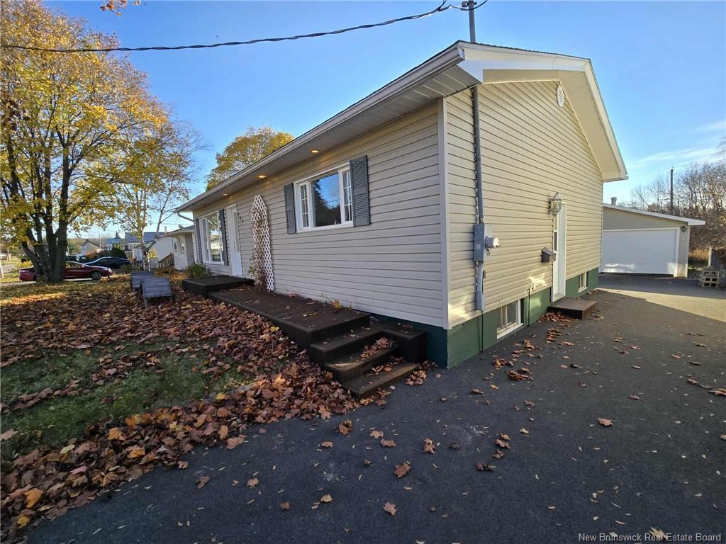 780 Donald St, Bathurst, NB