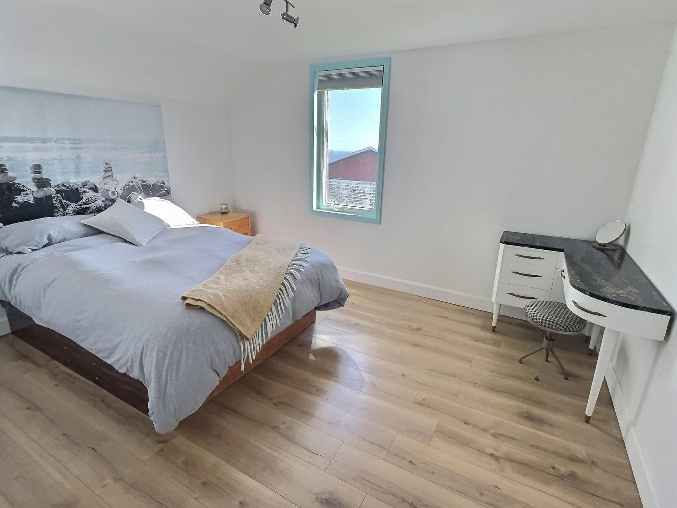 Primary bedroom - 10 Ch. Deveau, Les Îles-De-La-Madeleine, QC - Indoor Photo Showing Bedroom