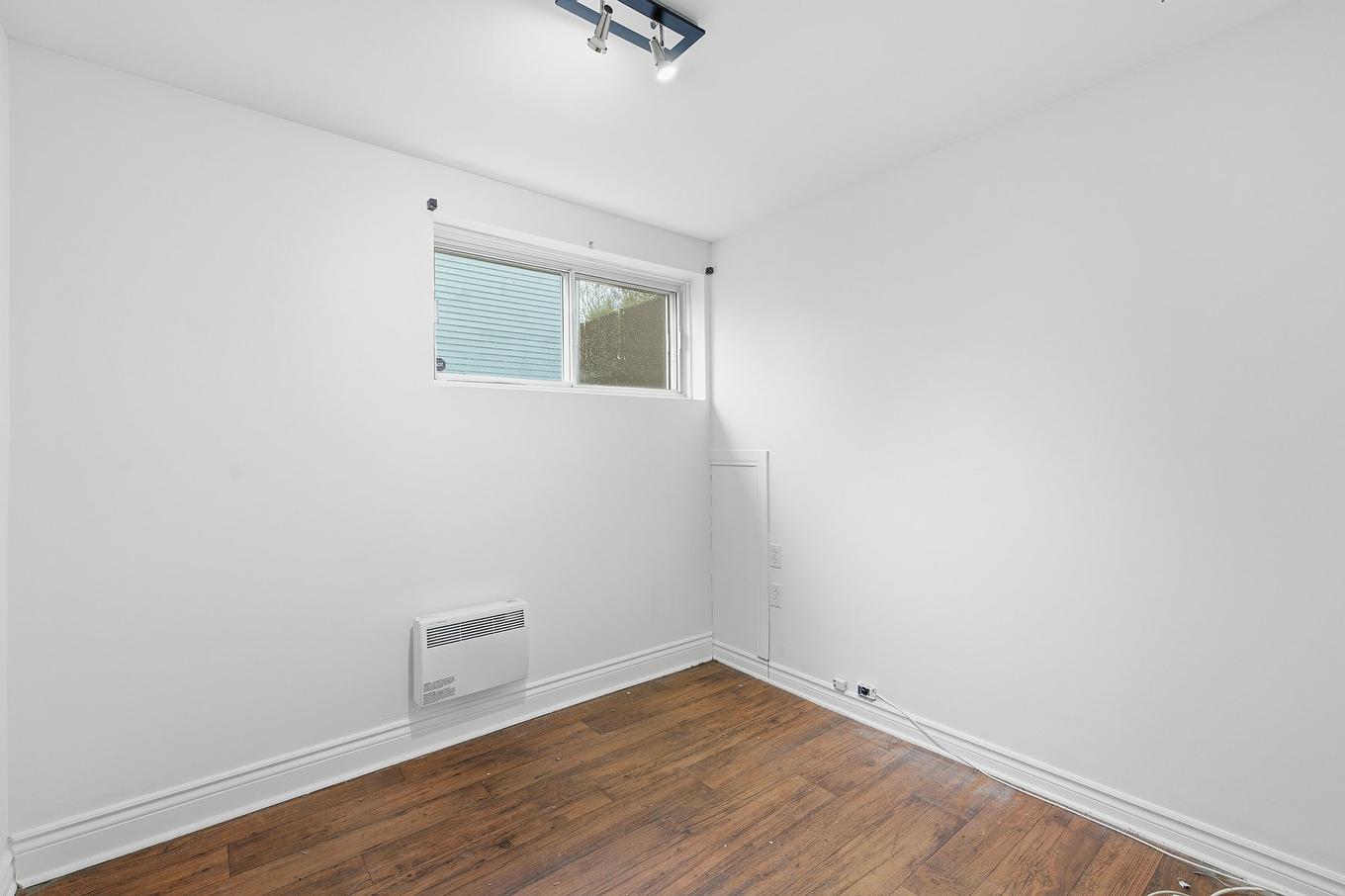 Bedroom - 44 Boul. De La Salette, Saint-Jérôme, QC - Indoor Photo Showing Other Room