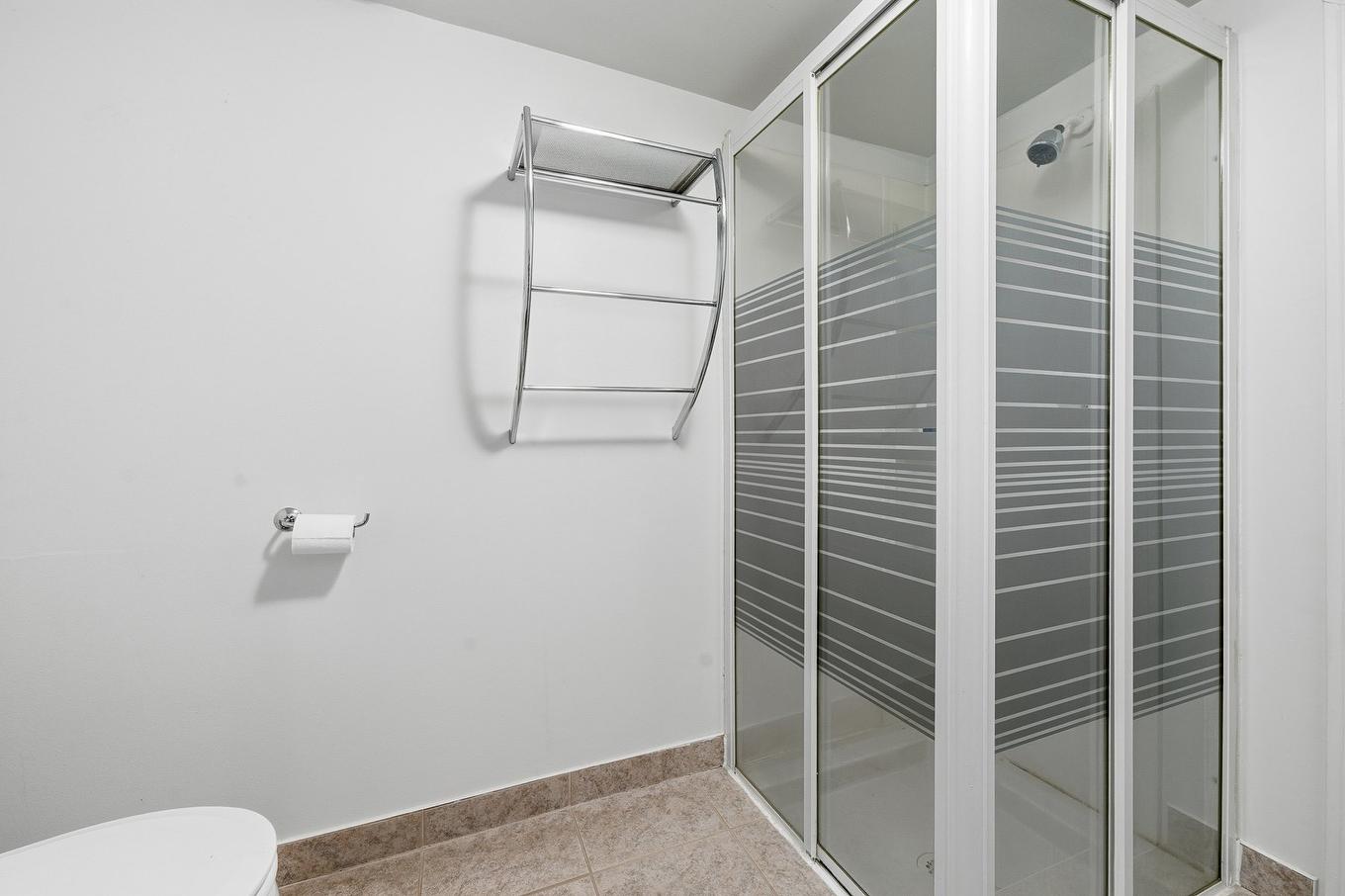 Bathroom - 44 Boul. De La Salette, Saint-Jérôme, QC - Indoor Photo Showing Bathroom