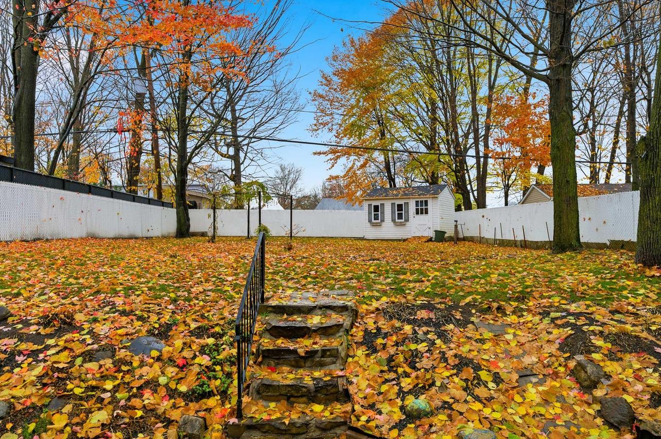 Backyard - 44 Boul. De La Salette, Saint-Jérôme, QC - Outdoor