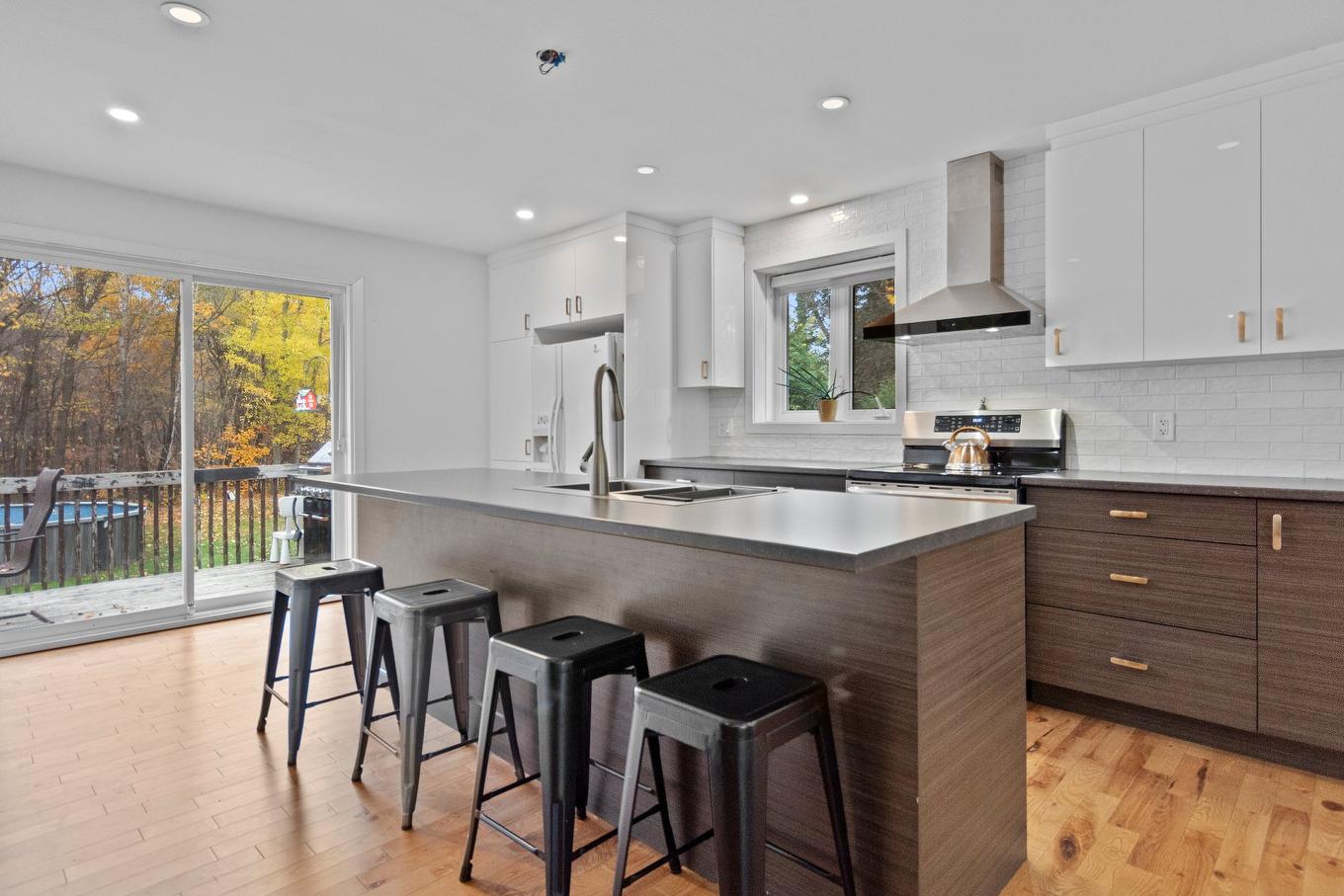 Cuisine - 200 Rg St-Étienne, Saint-Placide, QC - Indoor Photo Showing Kitchen With Double Sink With Upgraded Kitchen