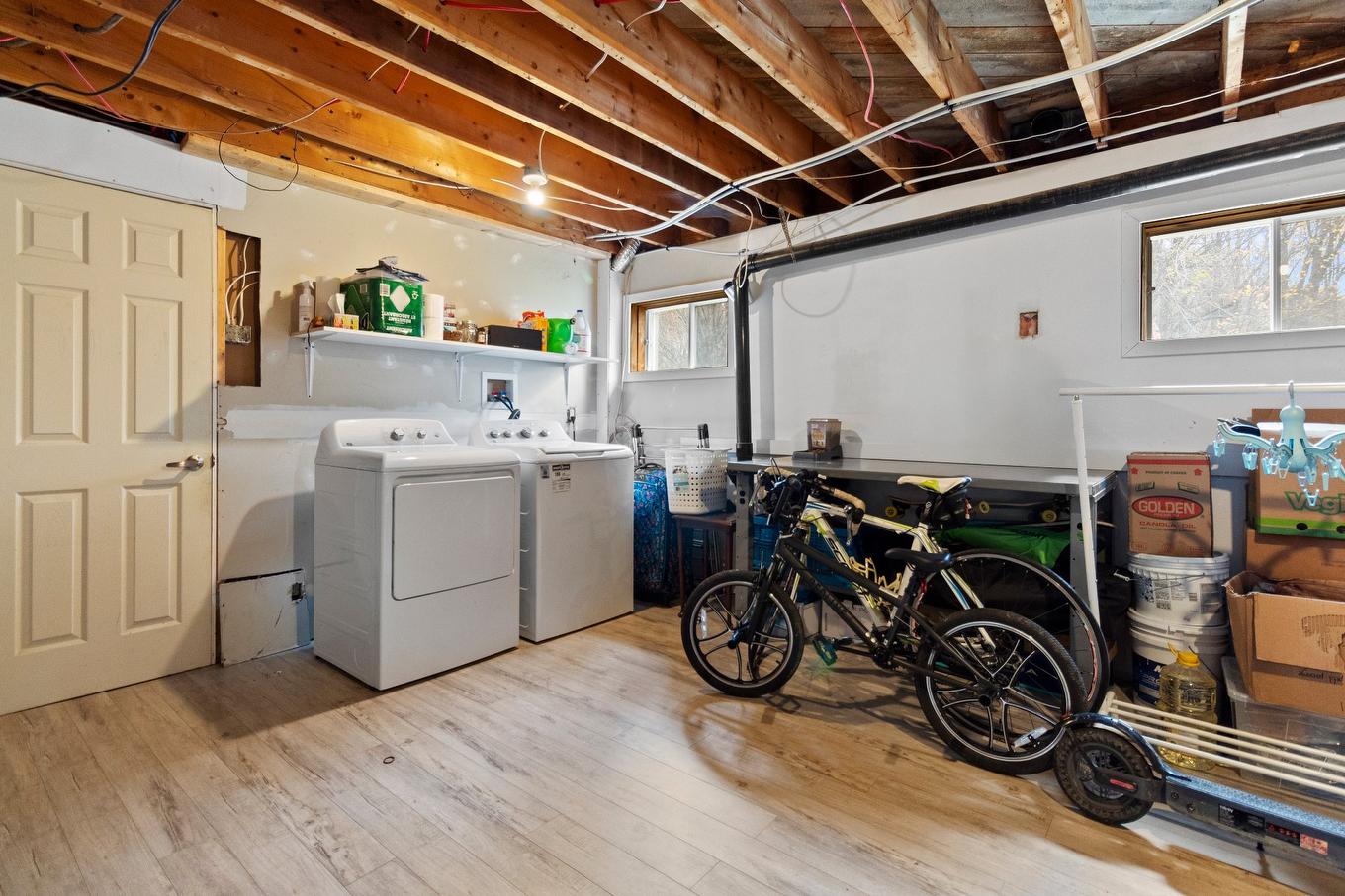 Salle de lavage - 200 Rg St-Étienne, Saint-Placide, QC - Indoor Photo Showing Laundry Room