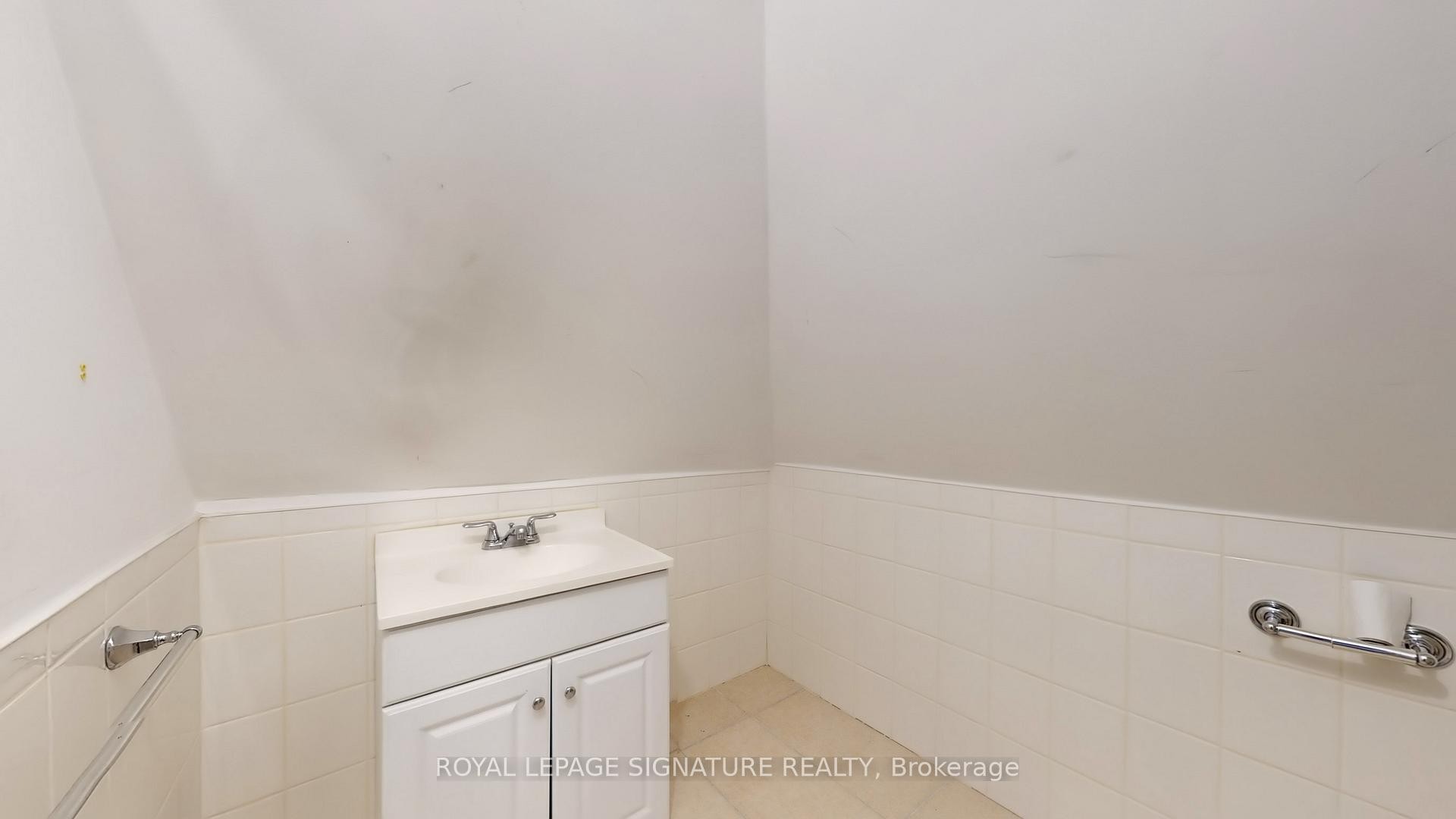 Upper-189 Beatrice Street, Toronto, ON - Indoor Photo Showing Bathroom