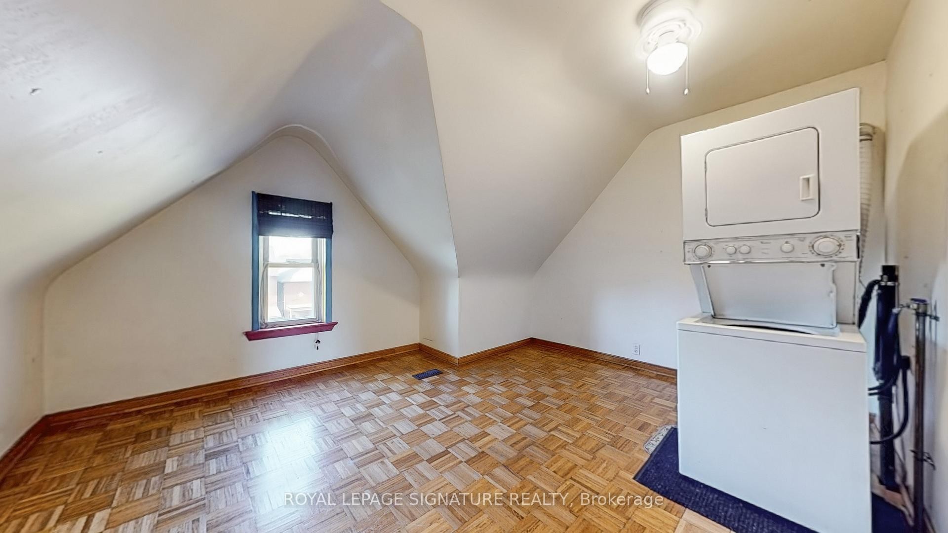 Upper-189 Beatrice Street, Toronto, ON - Indoor Photo Showing Laundry Room