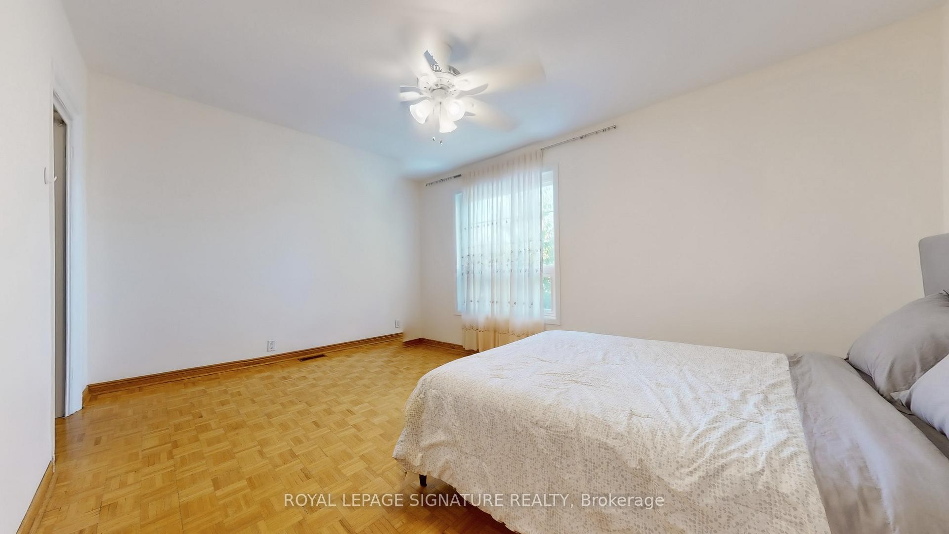 Upper-189 Beatrice Street, Toronto, ON - Indoor Photo Showing Bedroom