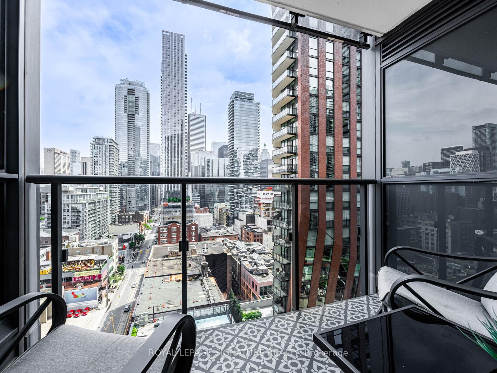 1804-295 Adelaide Street W, Toronto, ON - Outdoor