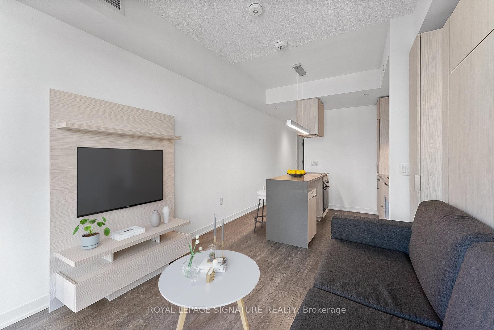 1509-15 Lower Jarvis Street, Toronto, ON - Indoor Photo Showing Living Room