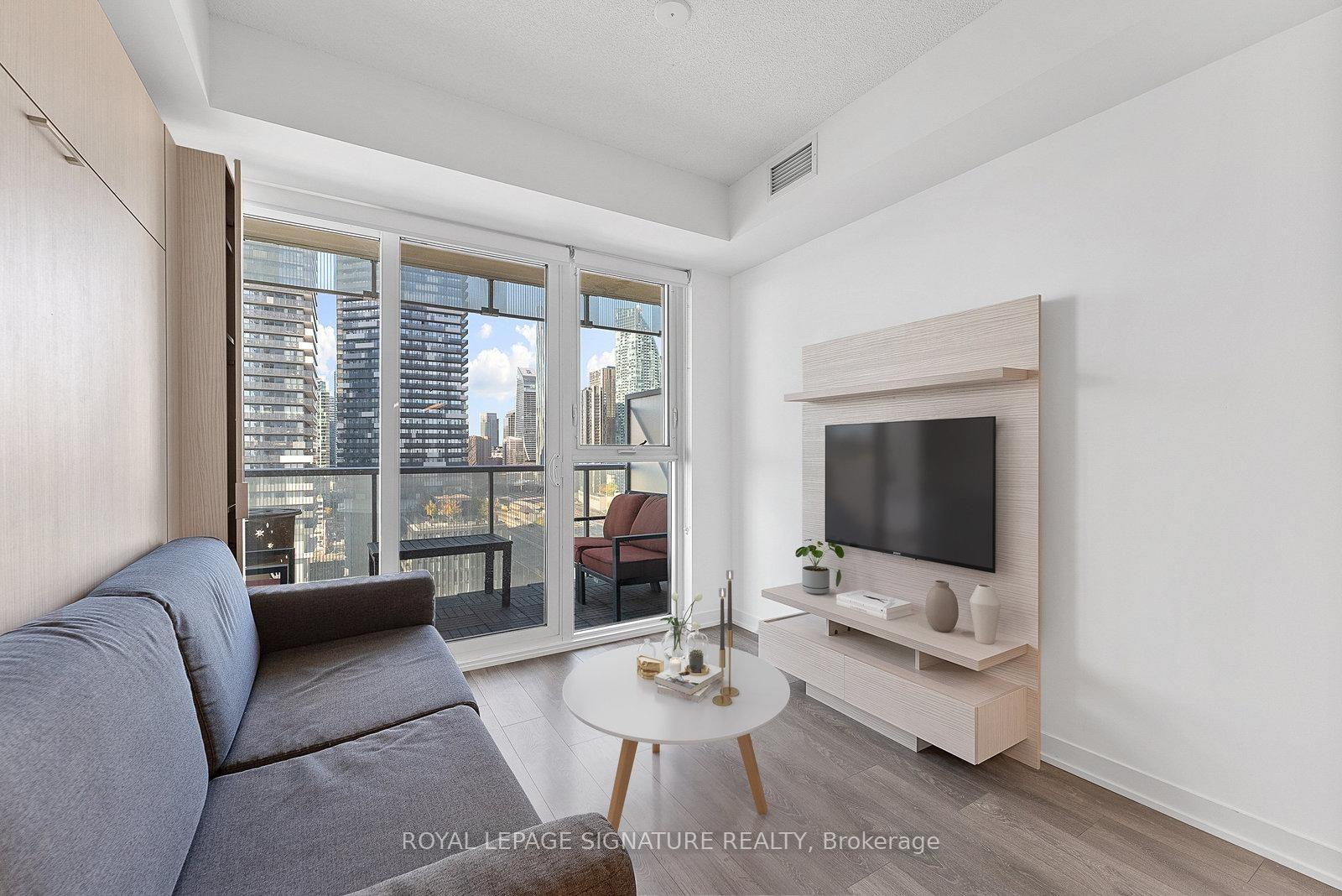1509-15 Lower Jarvis Street, Toronto, ON - Indoor Photo Showing Living Room