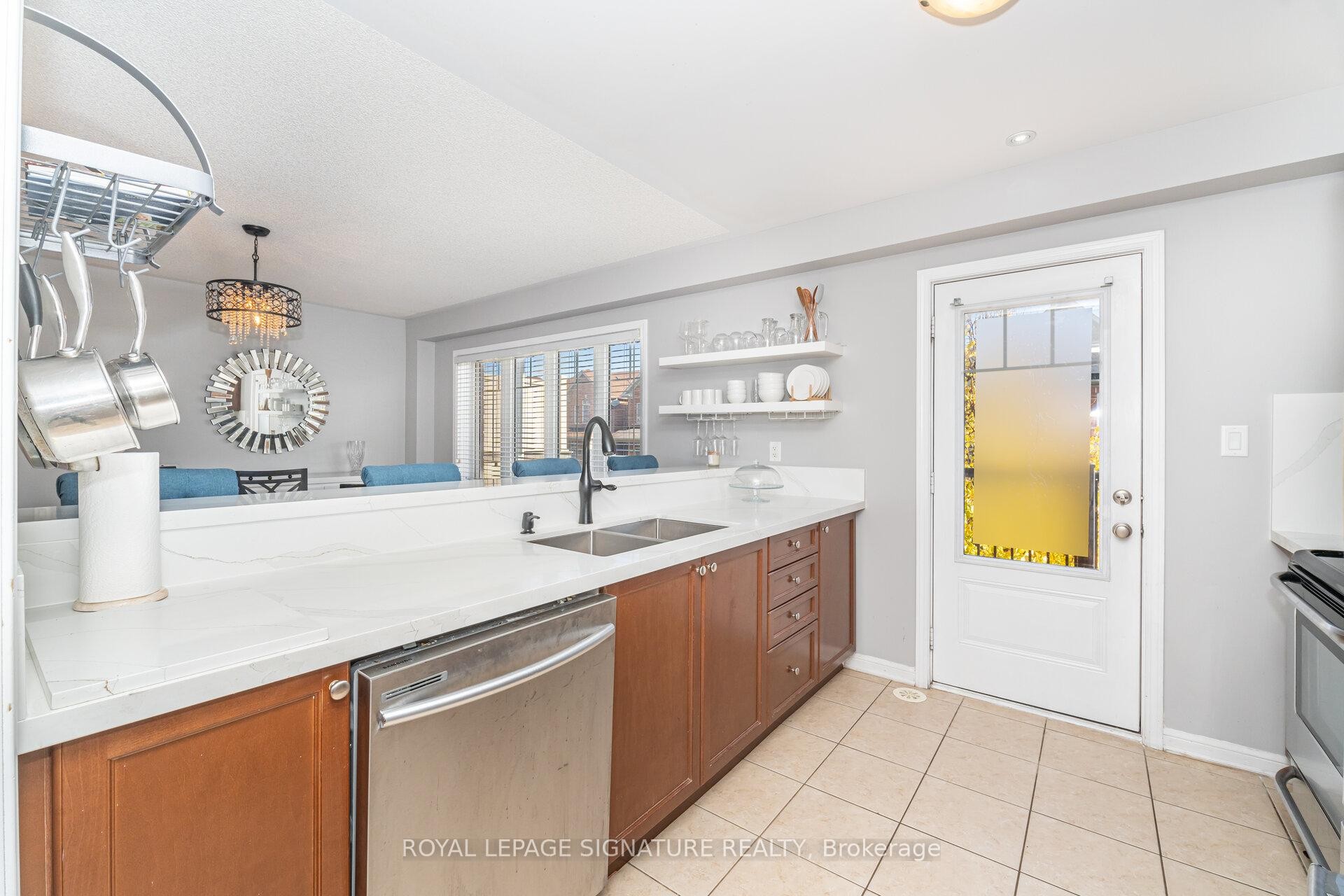 6 Baby Pointe Trail, Brampton, ON - Indoor Photo Showing Kitchen With Double Sink