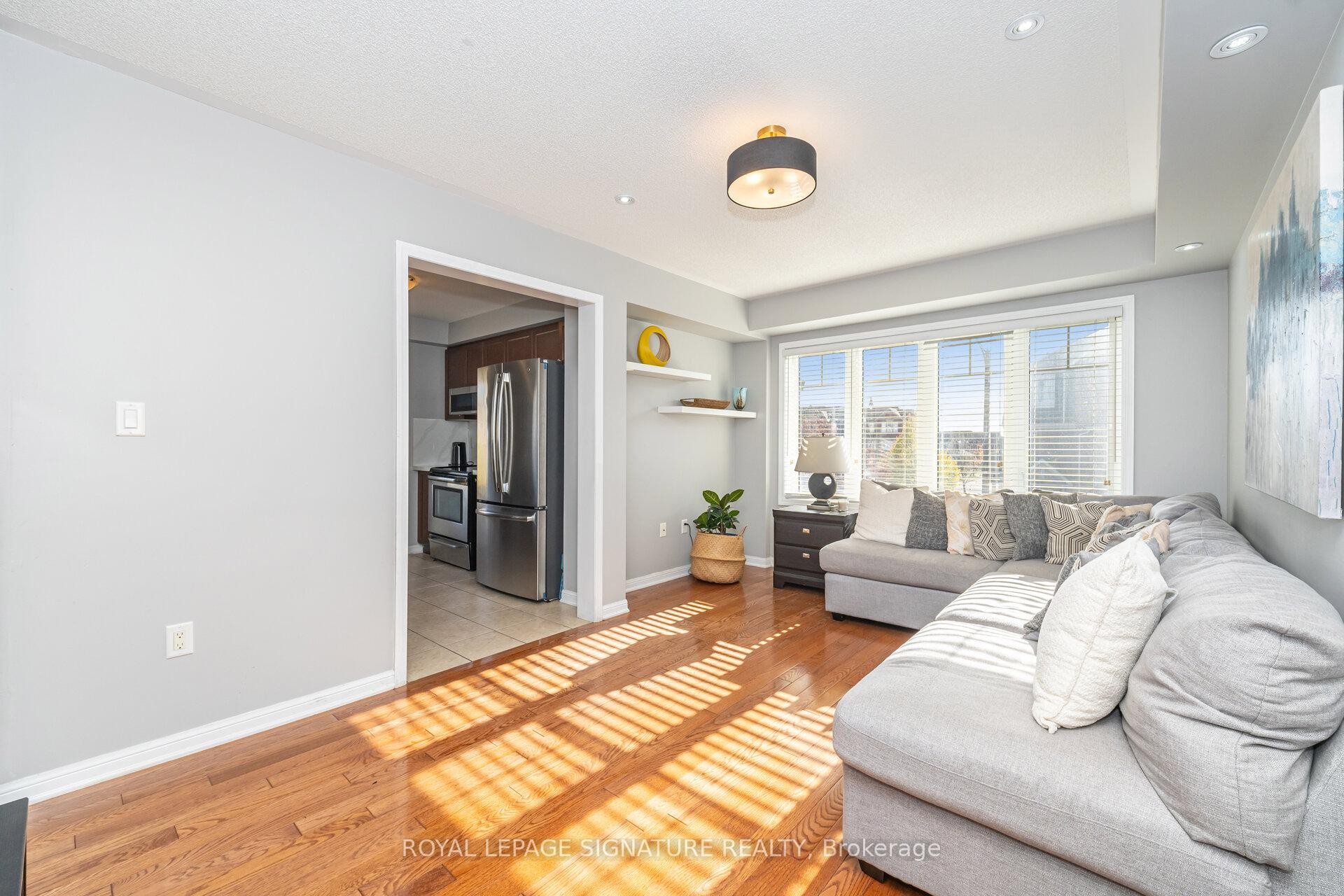 6 Baby Pointe Trail, Brampton, ON - Indoor Photo Showing Living Room