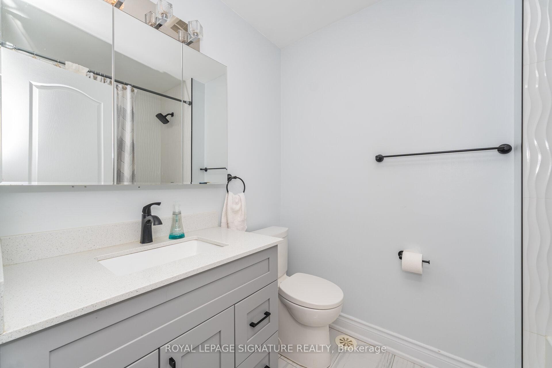 6 Baby Pointe Trail, Brampton, ON - Indoor Photo Showing Bathroom