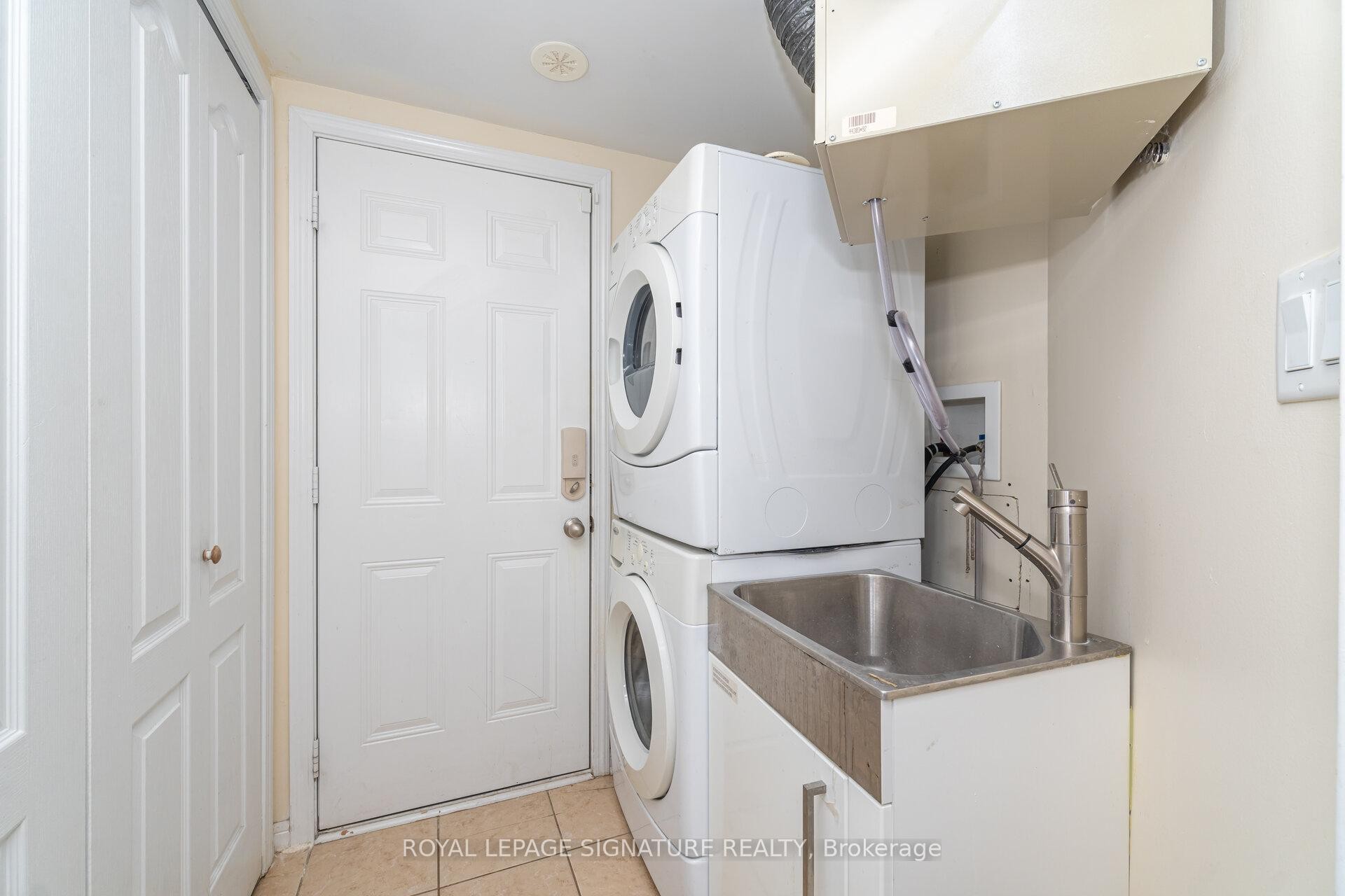 6 Baby Pointe Trail, Brampton, ON - Indoor Photo Showing Laundry Room