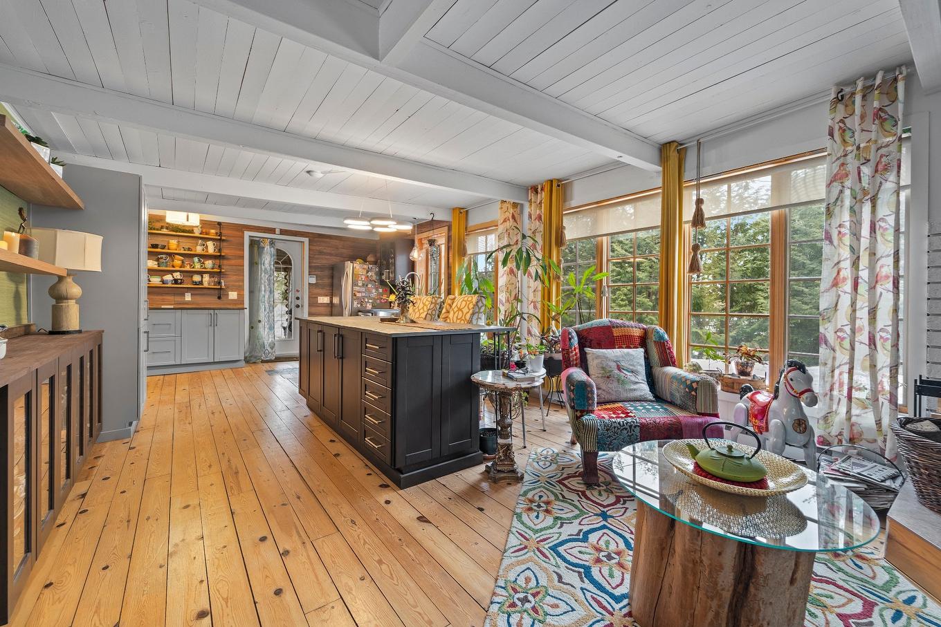 Cuisine - 1595 Ch. Du Lac-Des-Becs-Scie O., Saint-Sauveur, QC - Indoor