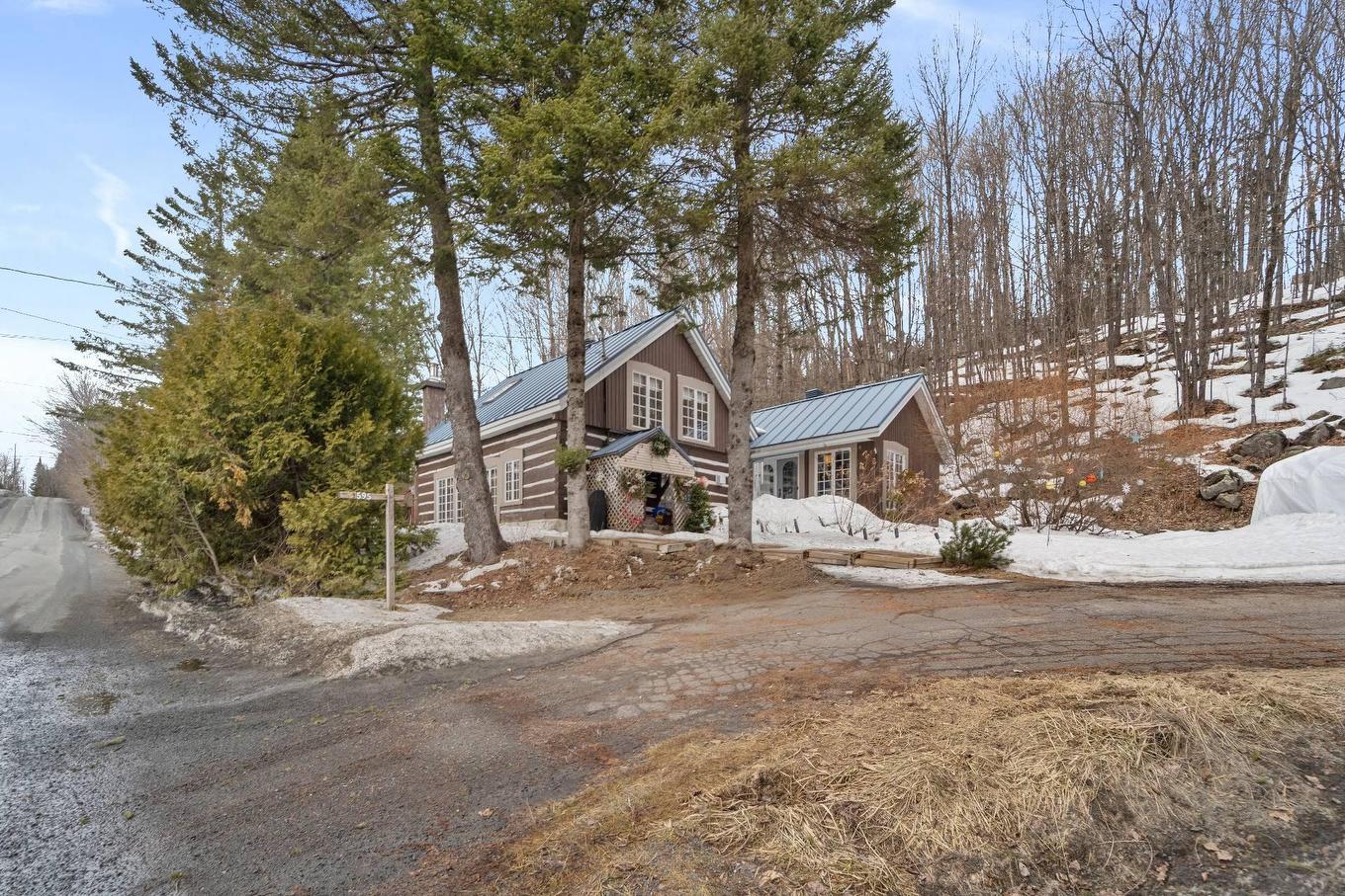 Façade - 1595 Ch. Du Lac-Des-Becs-Scie O., Saint-Sauveur, QC - Outdoor