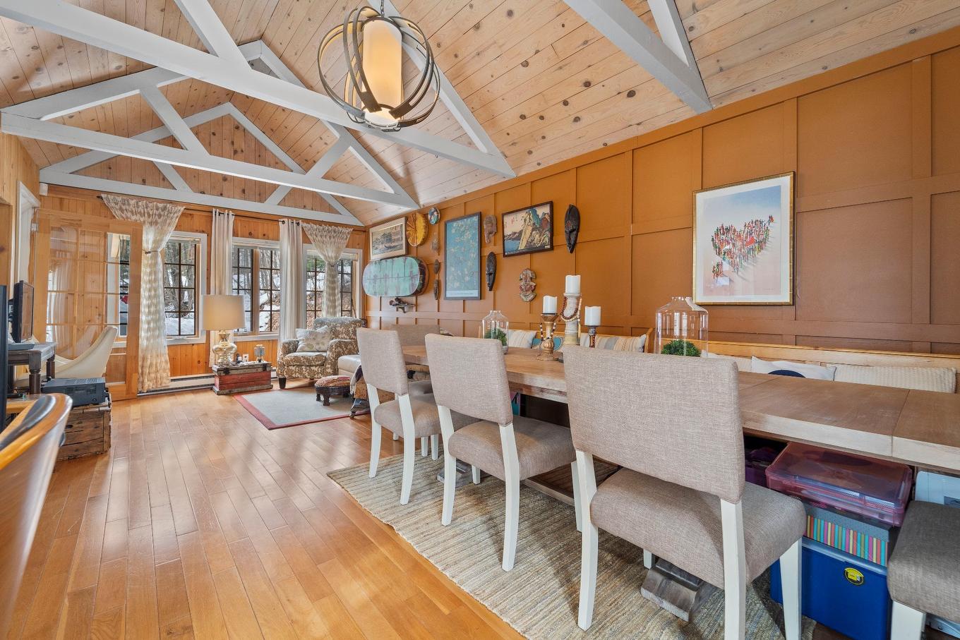 Chambre à coucher principale - 1595 Ch. Du Lac-Des-Becs-Scie O., Saint-Sauveur, QC - Indoor Photo Showing Dining Room