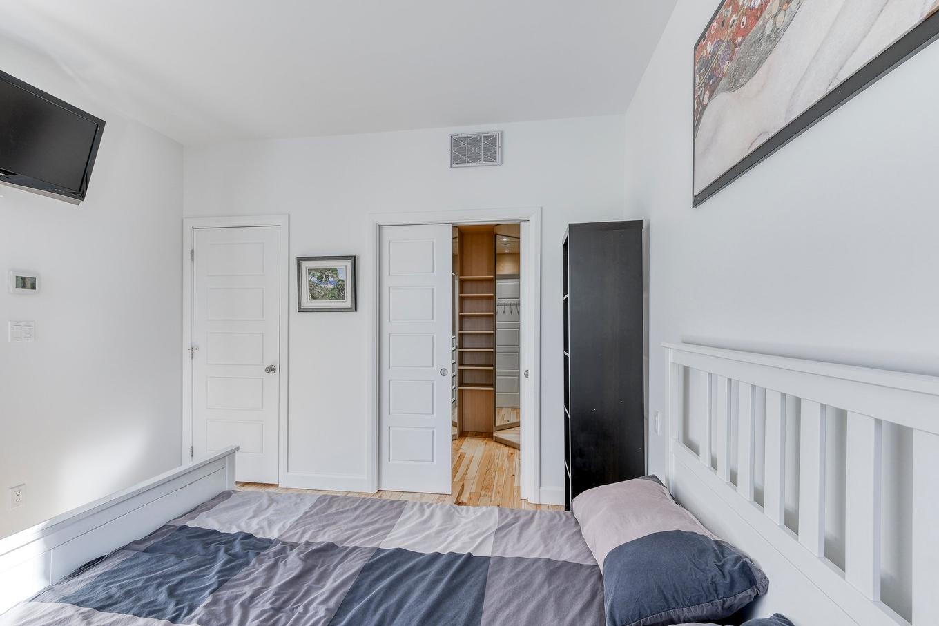 Chambre à coucher principale - 1883 Rue Honoré-Beaugrand, Montréal (Mercier/Hochelaga-Maisonneuve), QC - Indoor Photo Showing Bedroom