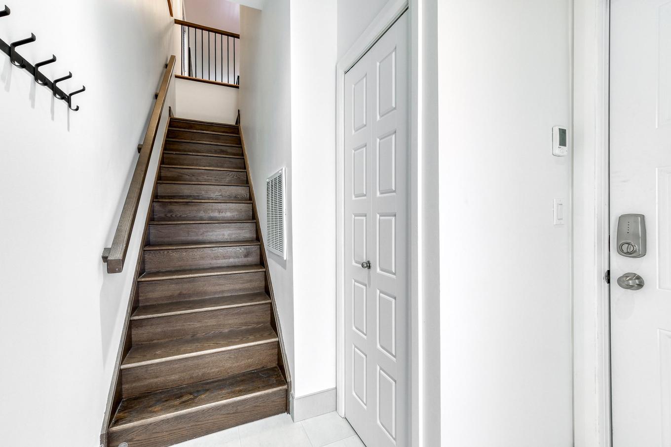 Hall d'entrée/Vestibule - 1883 Rue Honoré-Beaugrand, Montréal (Mercier/Hochelaga-Maisonneuve), QC - Indoor Photo Showing Other Room