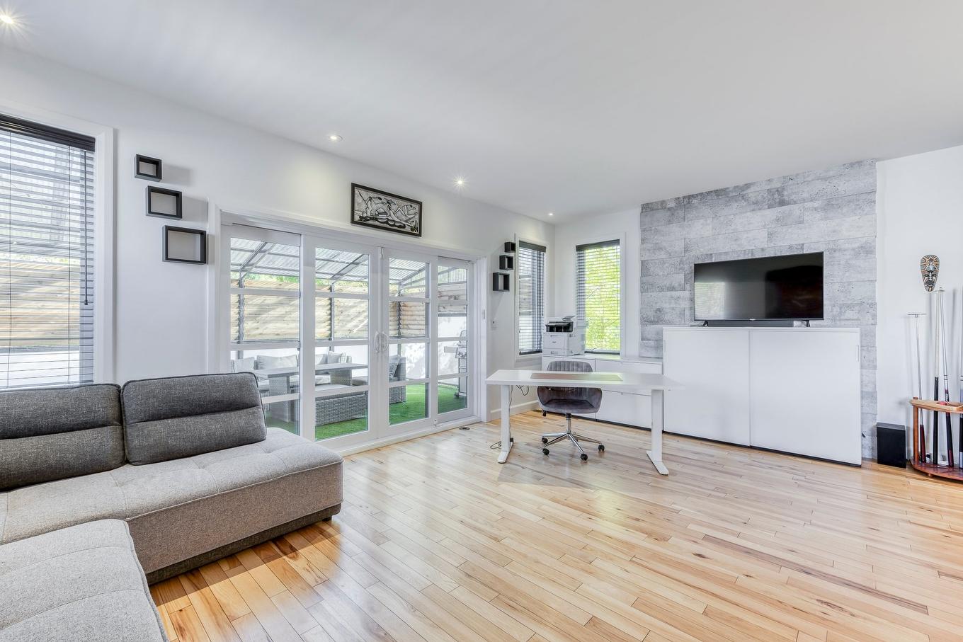 Salon - 1883 Rue Honoré-Beaugrand, Montréal (Mercier/Hochelaga-Maisonneuve), QC - Indoor Photo Showing Living Room